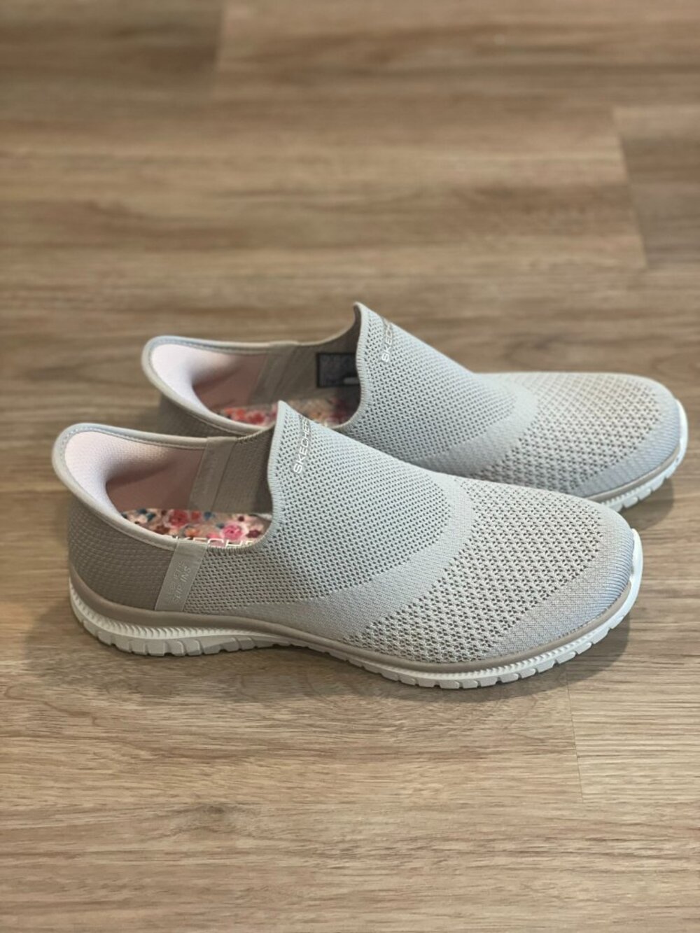 Skechers Slip-ins Tan Sneakers Women's 7.5 NWT - Picture 3 of 10